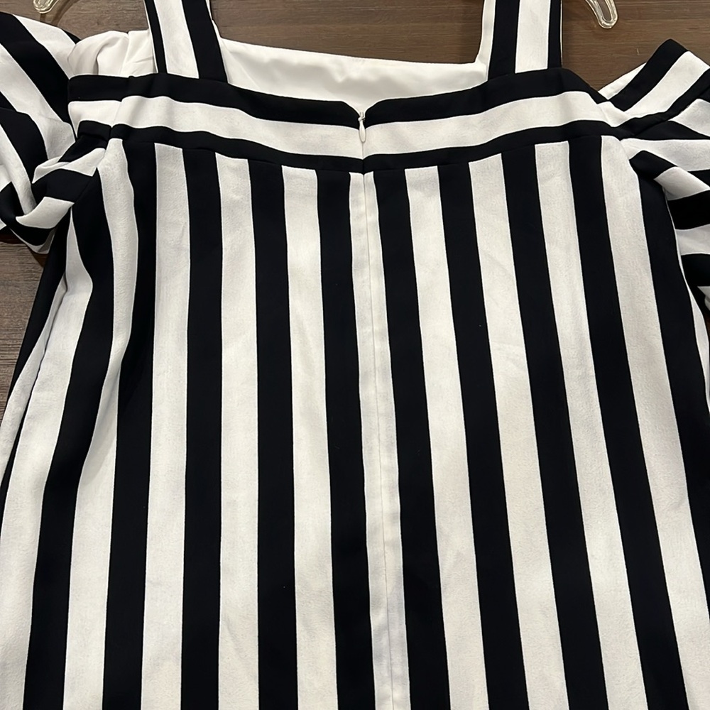 Striped dress - Picture 4 of 4